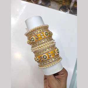 Conjunto de brazalete acrílico de perlas y piedras Kundan chapadas en oro, joyería de moda para mujer - Product Image 1