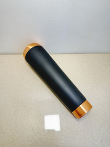 Botella de Agua de Cobre Puro Negra Mate Premium, Botella Deportiva Cónica Minimalista con Tapa Hermética - Product Image 3