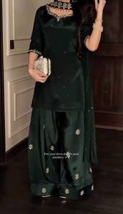 Lancement de nouveaux salwar kameez de créateur modernes et festifs avec dupatta en tissu crêpe de soie naturel lourd - Product Image 5