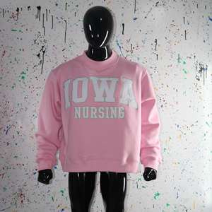 Sudadera IOWA NURSING PINK con cuello alto, 100% BLANCA, con apliques bordados, cuello ancho, hilos finos. - Product Image 2