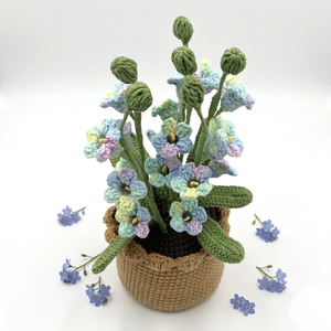 Maceta de flores de olvido-ya-no-más-te-olvides hecha a mano con ganchillo, decoración amigurumi con hilo tejido para decoración del hogar o del escritorio de la oficina, regalo. - Product Image 3