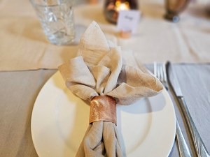 Artistic Metal Napkin Ring With Unique Shape For Decorative <b>Dining</b> <b>Table</b> Presentation Design for Wedding <b>Table</b> Decoration - Product Image 2