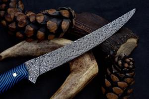 Cuchillo de Filetear Flexible de Acero de Damasco Hecho a Mano con Mango de Resina para Chefs - Regalo Perfecto para Ocasiones Especiales - Product Image 5