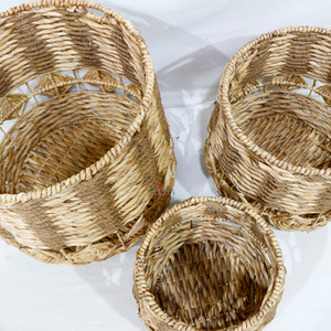 Panier en jacinthe d'eau naturelle tissé à la main avec un motif diamant unique, rangement écologique pour la maison, Vietnam Artex Dong Thap - Product Image 3