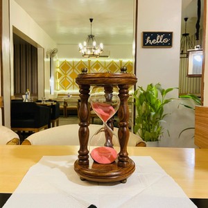 Magnifique Sablier en Verre avec Cadre en Bois pour Anniversaire, Diwali et Célébrations - NOUVELLES ARRIVÉES - Product Image 6