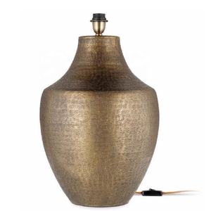 Lámpara de Mesa Decorativa Eléctrica de Aluminio Pulido Dorado de Alta Calidad, Diseño Moderno de Mediados de Siglo, para Sala de Estar y Dormitorio - Product Image 3