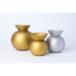 Vases à fleurs modernes en métal texturé, luxe or et noir, faits à la main, pour salon, bureau, table. - Product Image 2