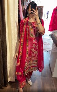 Conjunto Kurti Midi de Muselina con Cuello Redondo, Estilo Bohemio, 100% Seda Tejida, Pantalón y Dupatta, Mangas Largas, 2026 - Product Image 5