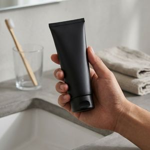 Tubo Cosmético de Plástico Negro (Material PE/PP), Tubo Exprimible con Tapa de Varias Capacidades, Suministro Directo del Fabricante de Vietnam - Product Image 5