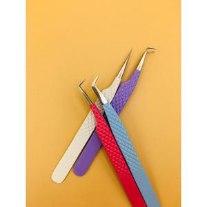 Pince à épiler professionnelle personnalisée modèle 210 pour sourcils, outil de toilettage pour des sourcils de précision - Product Image 1