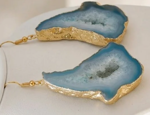 Pendientes colgantes de microagates drusas con forma de corazón para mujer, de aleación de latón, estilo vintage, para boda, con diseño original de geoda de azúcar y cielo. - Product Image 6