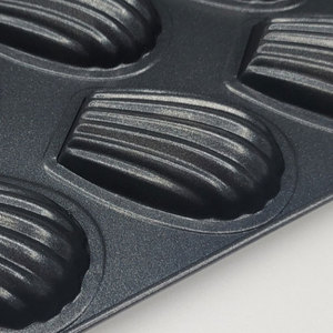 ถาดอบมาเดอลีนแบบมืออาชีพ 12 หลุม ขนาด 2.3 ซม. ลึกพิเศษ เคลือบสารกันติด ทำจากเหล็กคาร์บอน ใช้กับเตาอบได้ เป็นมิตรต่อสิ่งแวดล้อม อบได้ปริมาณมาก - Product Image 3