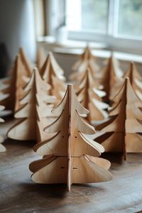 Décoration de Noël rustique en bois, sapin de Noël artisanal en bois naturel pour table, élégant centre de table festif pour la maison, le bureau - Product Image 2