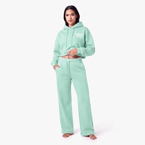 Conjunto Deportivo para Mujer en Color Verde Menta, Sudadera con Capucha y Cordón Ajustable, Puños Acanalados y Pantalones Anchos, con Logotipo Personalizado - Product Image 6