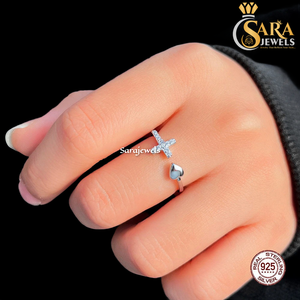 Anillo Cruzado de Plata 925 con Circonita Cúbica y Diseño de Corazón de Sara Jewels, Joyería Religiosa para Mujer, Uso Diario - Product Image 4