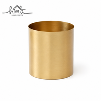 Ensemble de porte-bougies en laiton doré moderne et durable, forme carrée, design à découpe circulaire, décoration géométrique pour la maison