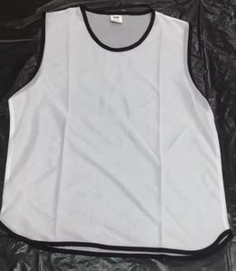 Chalecos de Fútbol Personalizados con Logotipo, Chaleco de Entrenamiento de Fútbol 100% Poliéster, Transpirable, de Secado Rápido, Sin Mangas, Aislado, Ligero y de Alta Calidad - Product Image 2