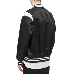 Blouson universitaire en polyester pour homme, personnalisé, avec fermeture boutonnée et logo frontal, idéal pour l'hiver et les tenues d'équipe – Vente en gros - Product Image 2