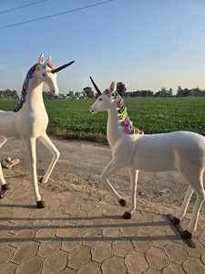 Statues de jardin licorne en fibre de verre, décoration extérieure, 2 pièces, figurines d'animaux artistiques, design contemporain pour intérieur ou extérieur - Product Image 3