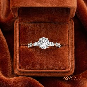 Bague de luxe en moissanite taille brillant plaquée or rose pour femme – Bijou élégant pour fiançailles, mariage, anniversaire et soirée - Product Image 5