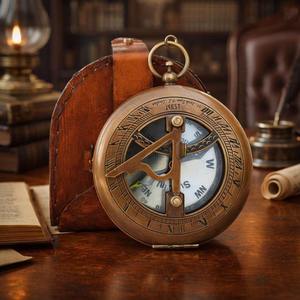 Brújula de Magnezia con Apertura a Presión y Diseño de Reloj Solar, Estuche de Cuero, Accesorio Steampunk Vintage, Regalo Único para Hombre, Hermosa Decoración Antigua Hecha a Mano - Product Image 2