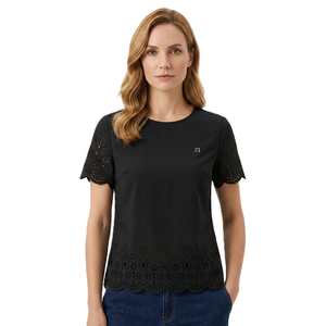 Blusa Negra Elegante con Bordado Floral Cortado a Láser, Manga Corta con Ojales, Cuello Redondo, Estilo Veraniego con Tachuelas, Blusas de Oficina para Mujer - Product Image 1