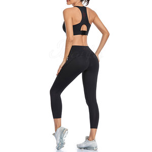 Conjunto de Yoga para Mujer de Cintura Alta Negro Transpirable con Logo Frontal Control de Abdomen Ajuste Delgado Ropa Deportiva con Servicio OEM - Product Image 4
