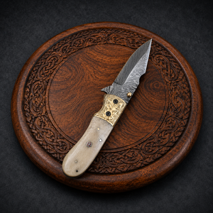Navaja de bolsillo plegable de acero de Damasco hecha a mano con mango de hueso, funda de cuero, cuchillo EDC para caza y camping, fabricante OEM ODM - Product Image 4