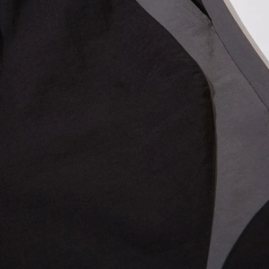 Pantalon de survêtement noir pour homme à taille élastique avec empiècements latéraux gris, léger, respirant, en polyester, décontracté - Product Image 5