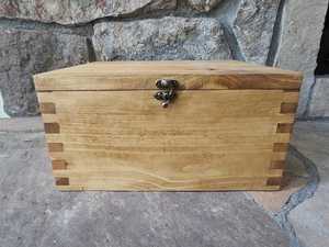 Créations de boîtes en bois uniques, faites à la main, écologiques, coffre de rangement de table poli, objet d'art moderne, coffre de collection élégant, artisanat de souvenir - Product Image 6