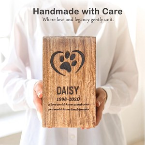 Plaque en bois gravée à la main, boîte rectangulaire avec motif de patte et cœur pour Daisy 1998-2020, décoration d'intérieur, arbre de vie, moderne - Product Image 3