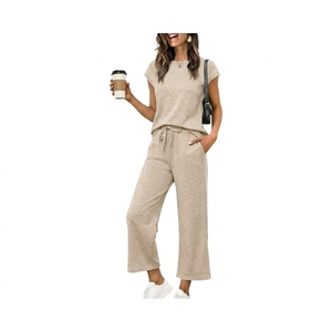 Conjunto Deportivo de Verano de 2 Piezas para Mujer, Top Deportivo de Manga Larga, Shorts Midi por Encima de la Rodilla, Tejido Transpirable de Poliéster y Elastano, Estampado Digital - Product Image 3