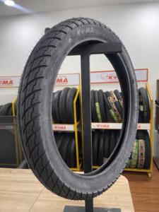 Cámara de Aire para Motocicleta Vietnam KUMATIRE K104F de 17 Pulgadas, Nueva, con 12 Meses de Garantía, para el Mercado de Malasia y Oriente Medio, Uso Urbano y de Calle - Product Image 3