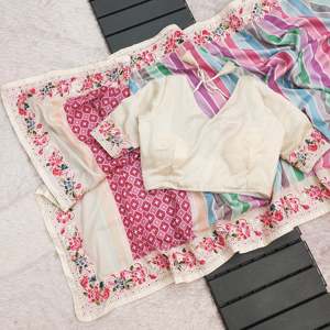 Sari imprimé numérique exquis avec des broderies, magnifiques robes - Product Image 4