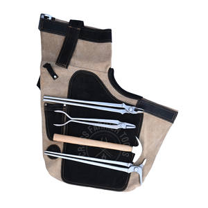 ชุดอุปกรณ์ช่างเกือกม้า พร้อมผ้ากันเปื้อนหนัง ค้อนตีกีบม้า คีมปากกลม คีมกันไฟ คีมถ่างกีบม้า และคีมตัดตะปู - Product Image 1