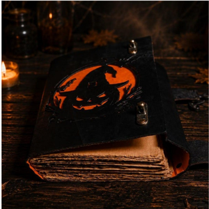 Journal en cuir fait main pour Halloween, motif citrouille sorcière ajouré, carnet gothique à double fermeture, grimoire à pages à bords festonnés - Product Image 3