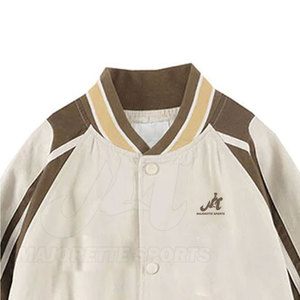 Veste de style universitaire haut de gamme au design élégant, vêtement d'extérieur de mode urbaine premium avec une sensation confortable et une construction légère - Product Image 3