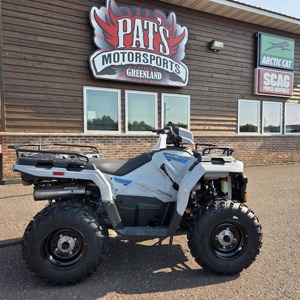 Polaris Sportsman 570 ATV Blanco con Detalles Negros y Neumáticos Grandes - Product Image 1