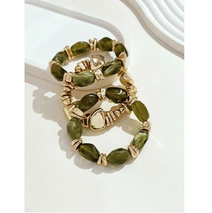 Pulsera de Resina Hecha a Mano de Lujo con Acabado Artístico Premium, Joyería Elegante para Mujeres y Compradoras de Regalos - Product Image 3