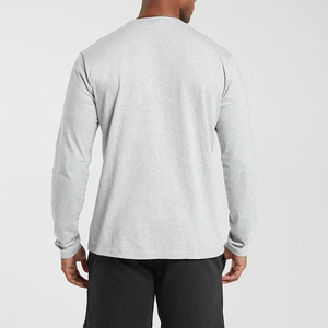 T-shirts à manches longues pour hommes, en coton confortable, fabriqués avec un tissu doux et respirant, coupe décontractée pour un usage quotidien et les séances de sport. - Product Image 2