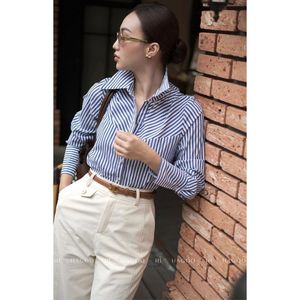 A8035 Camisa a Rayas Holgada para Mujer, Fabricada en Vietnam, Mezcla de Algodón Transpirable, Blusa Moderna - Product Image 2