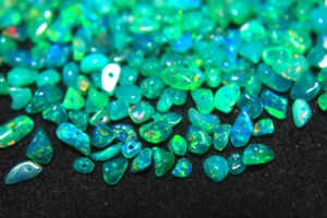 Ethiopian Green Opal Semiprecious Uncut Loose Beads Natural Irregular Shape Green Smoked Treatment 3-5mm Size Drilled Gemstone - Product Image 3
