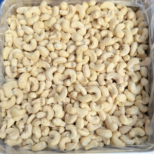 เมล็ดเม็ดมะม่วงหิมพานต์ santigo Kaju - Product Image 1