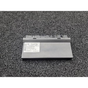 ECU และโมดูลคอมพิวเตอร์มือสองสำหรับรถยนต์ซีรีส์ 5 รุ่น 6135915151601 - Product Image 1