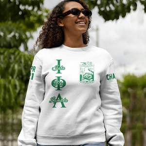 Sudadera Universitaria Personalizada Iota Phi Lambda, Blanca con Verde Esmeralda, con el Escudo de la Hermandad Griega, Desde 1929, para Mujer, Tallas Grandes - Product Image 2