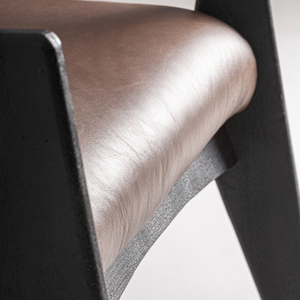 Fauteuil de salon moderne d'intérieur en teck massif, revêtement en cuir PU marron de qualité supérieure, design scandinave, mobilier pour hall d'hôtel - Product Image 6