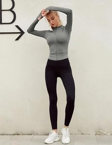 Camiseta de yoga azul de manga larga con media cremallera para mujer, ajuste ceñido, transpirable, de poliéster, ropa deportiva, diseño sin costuras, color liso, cuello alto - Product Image 5