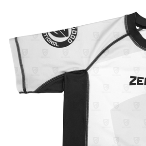Vente en gros de rashguards de BJJ personnalisés par sublimation, UPF50+, antibactériens, à séchage rapide, respirants, à manches courtes pour hommes, avec nom de marque personnalisé - Product Image 4