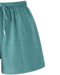 Conjunto de 2 Piezas para Mujer, Color Verde Azulado, Top Corto sin Mangas con Cordón Ajustable y Pantalones Cortos, Tejido Sólido y Transpirable, Ropa Casual de Primavera/Verano - Product Image 4