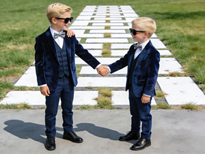 Ensemble de costume formel en velours pour garçons – Blazer, gilet et pantalon 3 pièces avec nœud papillon – Tenue de smoking pour mariage et fête pour enfants - Product Image 6